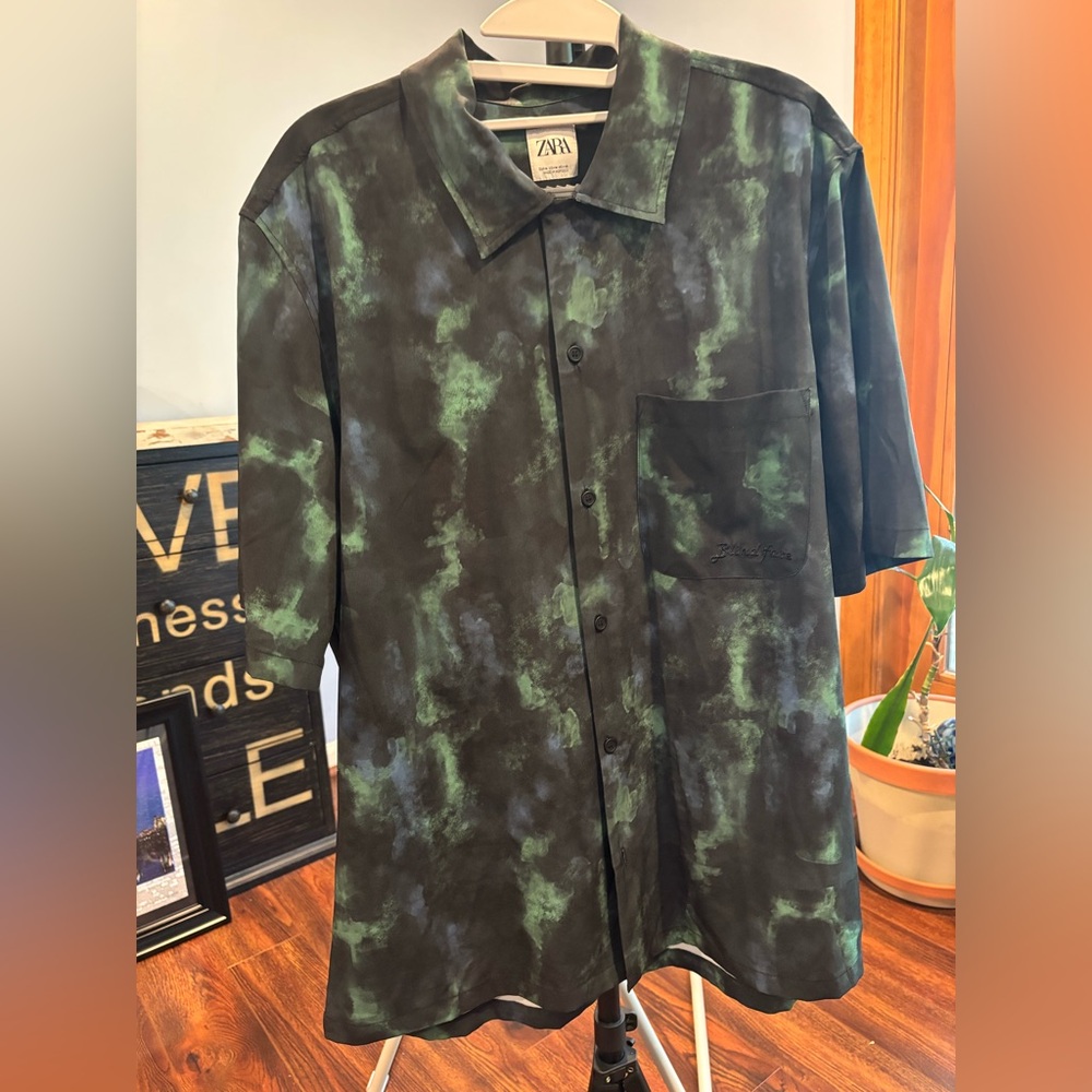 Men’s Zara Dress shirt. Size M.